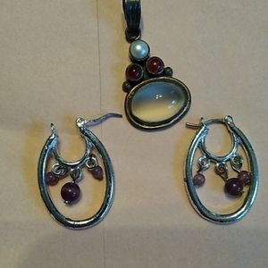 Precious Pendant and Set of Earrings